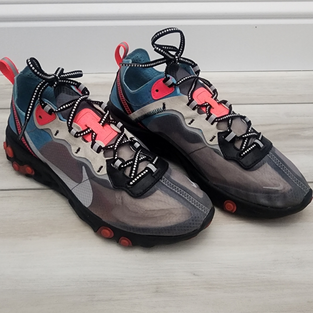 Nike 8.5 shoes React Element 87 solar